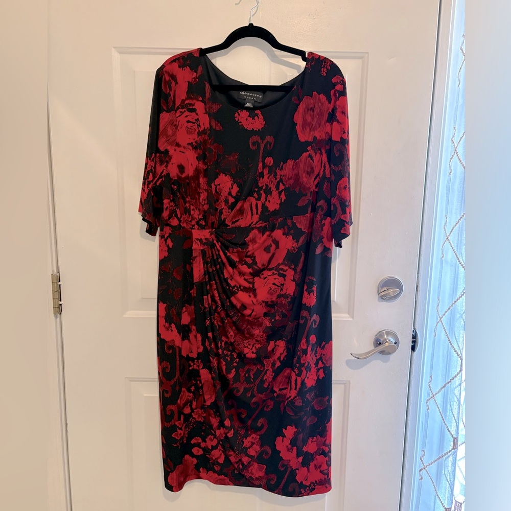 Sophisticated red and black floral patter plus size dress
